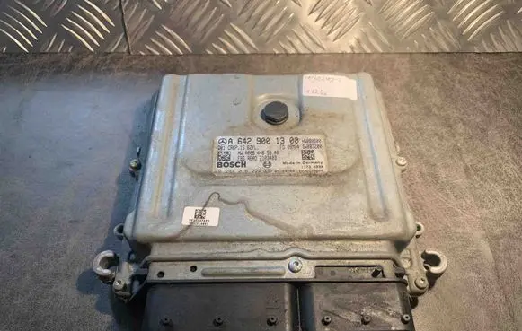 Mercedes-Benz E W212 Engine control unit/module A6429001300