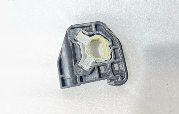 BMW 4 F32 F33 Radiator mount bracket 862073201 40120300