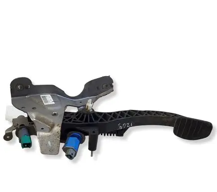 Renault Megane III Clutch pedal 465030034R