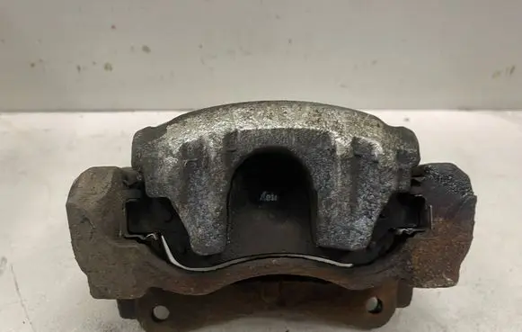Toyota RAV 4 (XA30) Front brake caliper