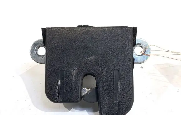 Volkswagen Touran I Tailgate exterior lock