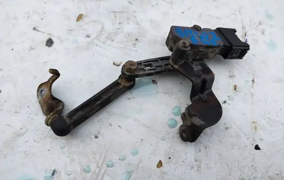 BMW 2 F45 Air suspension front height level sensor 686764601
