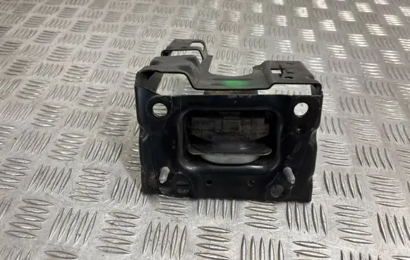 Peugeot 208 Engine mount bracket 9807450680
