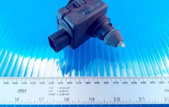 Mazda 5 Headlight level adjustment motor F014002918