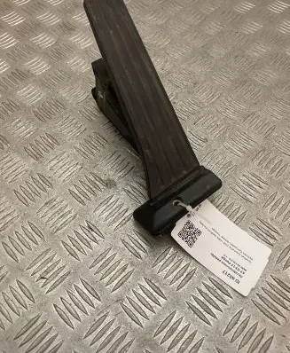 BMW X4 F26 Accelerator throttle pedal 6853175