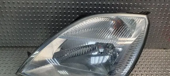 Ford Fiesta Headlight/headlamp 2S6X13W030AJ