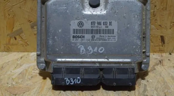 Volkswagen Touareg I Engine control unit/module 022906032BE