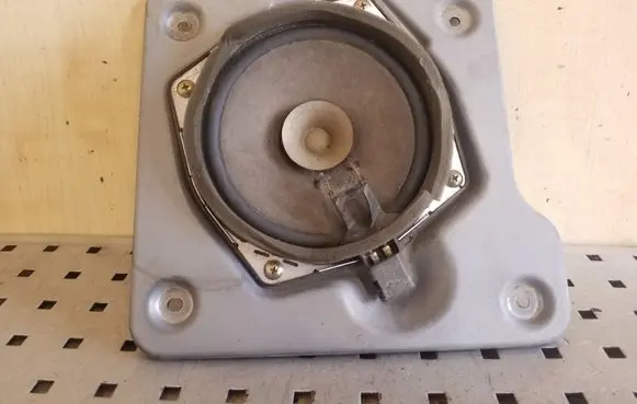 Mitsubishi Pajero Front door speaker MR301667