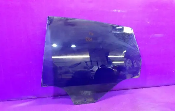 Seat Toledo III (5P) Front door window glass four-door