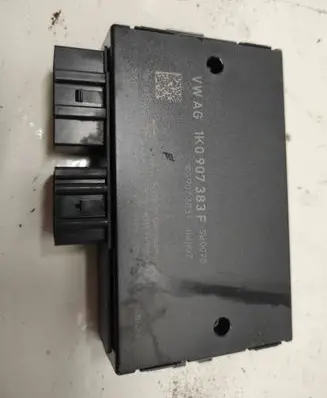 Volkswagen PASSAT B6 Tow bar trailer control unit/module 1K0907383F