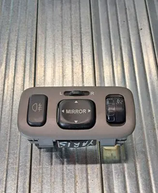 Toyota Yaris Wing mirror switch
