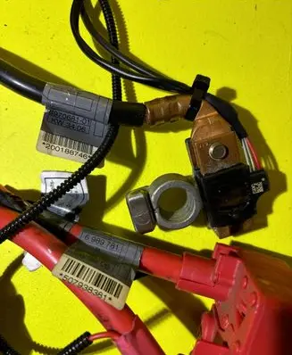 BMW 5 E60 E61 Positive cable (battery)