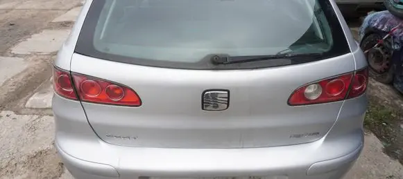 Tailgate/trunk/boot lid