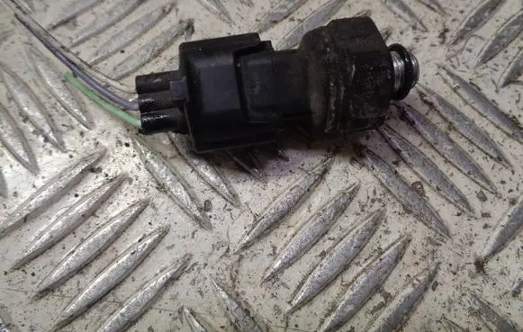 Nissan Note (E12) Air conditioning (A/C) pressure sensor
