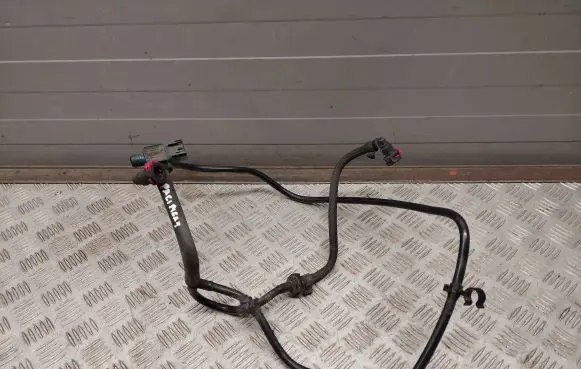 Chrysler Pacifica Vacuum line/pipe/hose 68223529AB