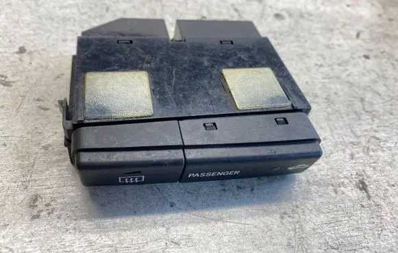 Toyota Avensis T250 Windscreen/window heater switch 8479006130c