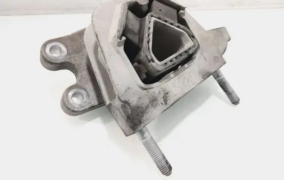 Peugeot Partner III Engine mount bracket 9826533880