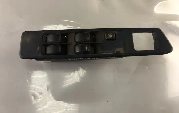Mitsubishi Pajero Pinin Electric window control switch