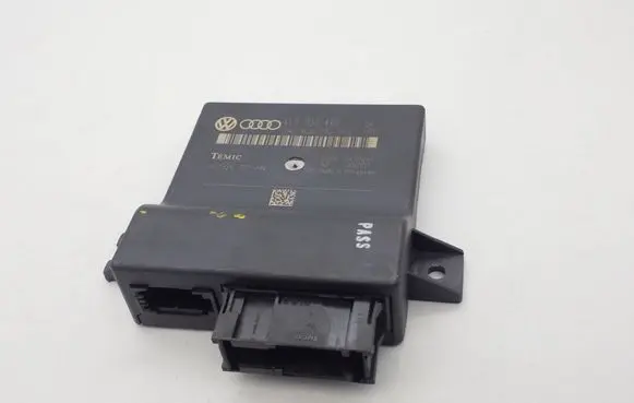 Audi Q7 4L Gateway control module 4L0907468 4L0910468