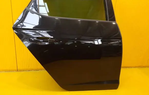 Seat Leon (5F) Rear door
