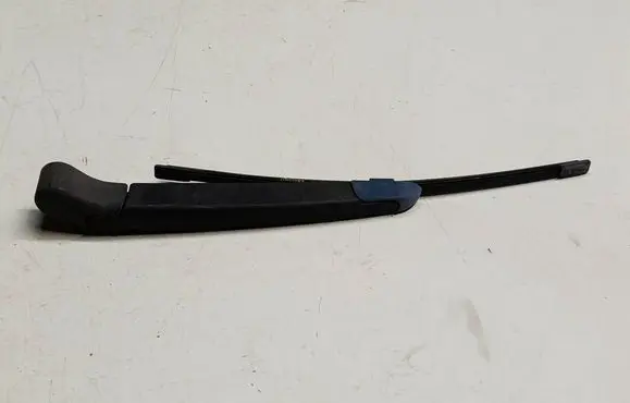 Hyundai i30 Rear wiper blade arm 1584