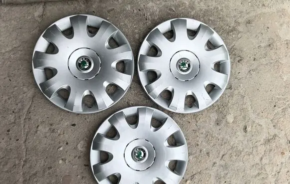 Skoda Octavia Mk2 (1Z) R15 wheel hub/cap/trim 1Z0601147A
