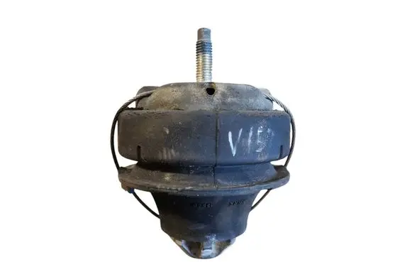 Volvo XC90 Engine mount bracket 8683936