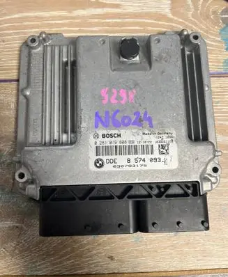 BMW 3 F30 F35 F31 Engine control unit/module 0281019808 030793175 8574093