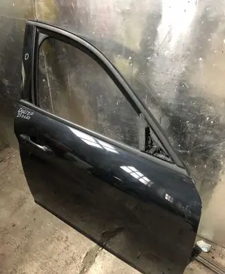 Alfa Romeo Giulia Front door