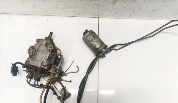Seat Alhambra (Mk1) Fuel injection high pressure pump 0460404985 028130110h