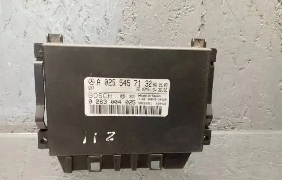 Mercedes-Benz E W211 Parking PDC control unit/module A0255457132 0263004025 39E00351