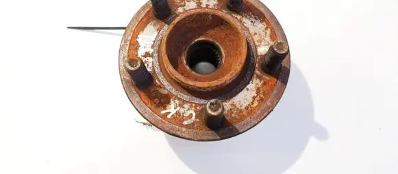 Rear wheel hub