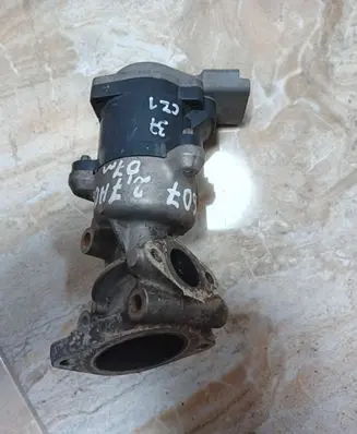 Peugeot 607 EGR valve 4R809D475AC