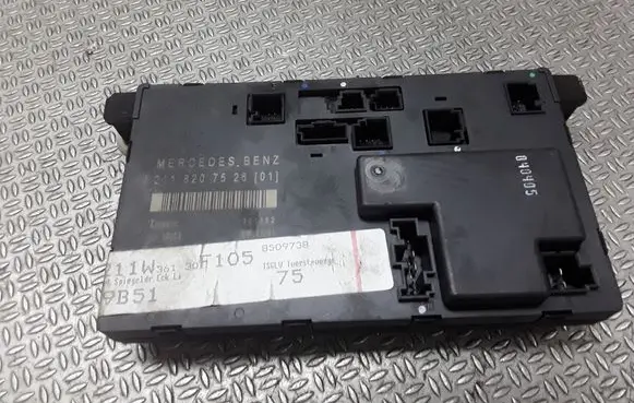 Mercedes-Benz E W211 Door control unit/module 2118207526
