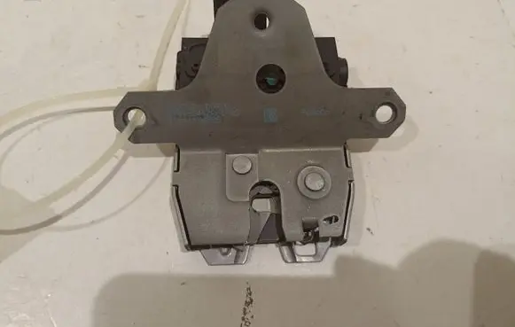 Ford Kuga I Tailgate/trunk/boot lock/catch/latch 8Y41S442A66AG