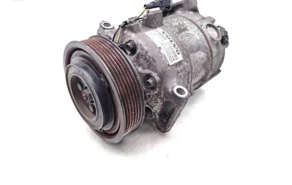Volvo V60 Air conditioning (A/C) compressor (pump) 31332528