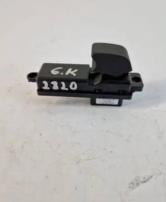 Mazda 2 Electric window control switch D65166370