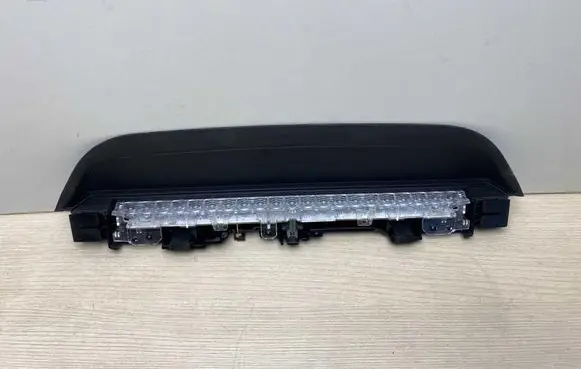 BMW 3 G20 G21 Third/center stoplight 7420462
