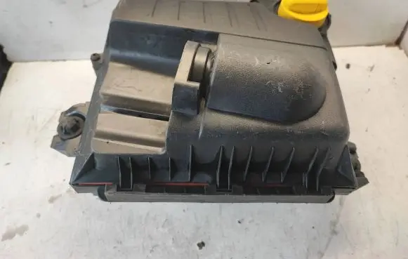 Renault Trafic II (X83) Air filter box 8200467321 93856612