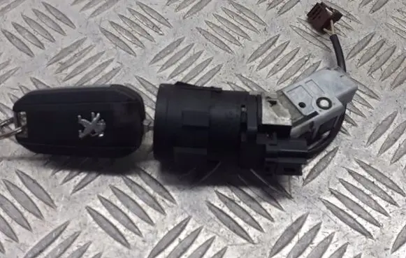 Peugeot 308 Ignition lock 9663123380