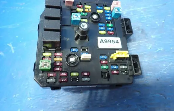 Opel Antara Fuse module 95202005 2005U