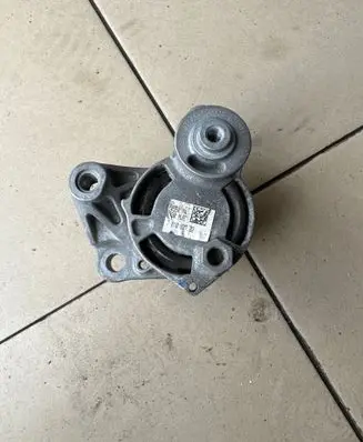 BMW 3 GT F34 Generator/alternator bracket 7810807
