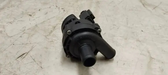 Mercedes-Benz A W176 Electric auxiliary coolant/water pump