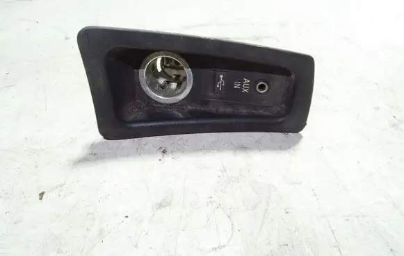 BMW 1 E81 E87 AUX in-socket connector 97303501 51169110410 6131912965102