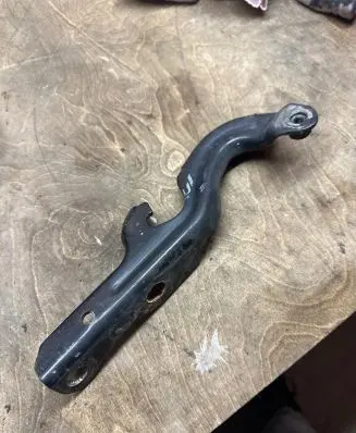 Dodge Durango III Engine bonnet/hood hinges 62777A