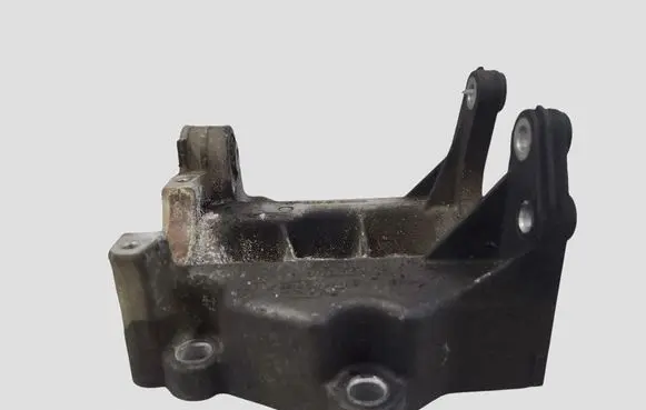 Land Rover Freelander 2 - LR2 Engine mounting bracket 6G9N4H473CC