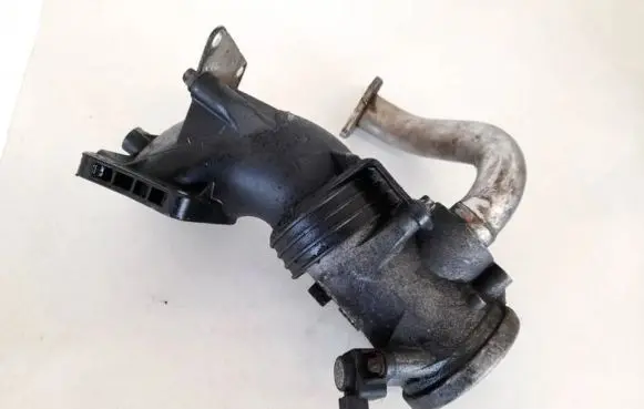 Mercedes-Benz C AMG W204 EGR valve line/pipe/hose A6460900754 a64609800