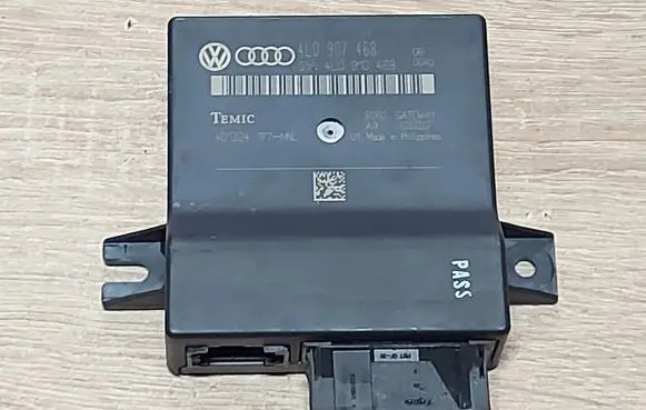 Audi Q7 4L Gateway control module 4L0907468 4L0910468