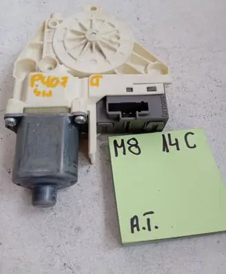 Peugeot 407 Rear door window regulator motor 0130822201