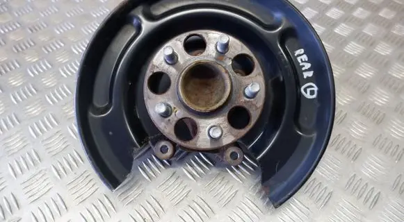 Lexus CT 200H Rear wheel hub 8954452040 4230512240